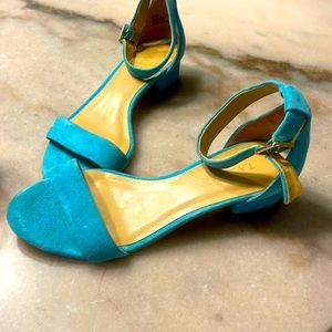 Talbots Suede turquoise candles with ankle strap.  Size 7.5